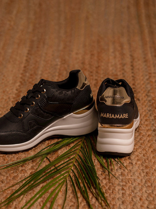 CINZIA NEGRO - Sneakers in nero dallo stile versatile