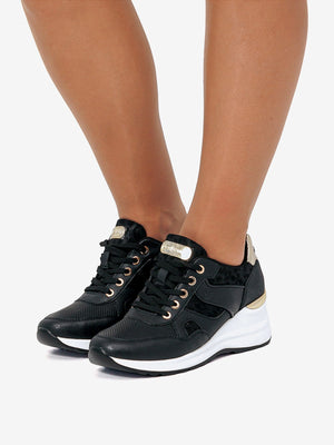 CINZIA NEGRO - Sneakers in nero dallo stile versatile