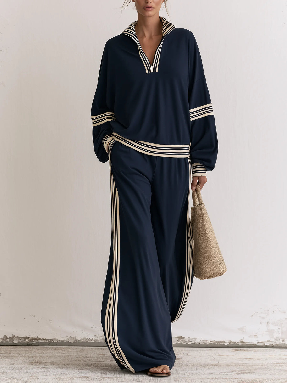 ACCEGLIO - Completo tuta blu a righe con mezza zip e pantaloni ampi