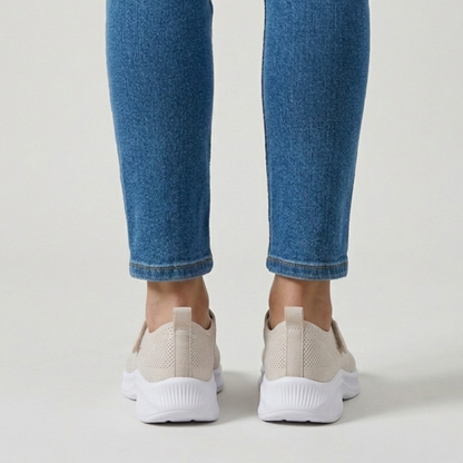 Nicole - Sandalo comodo donna con strappo