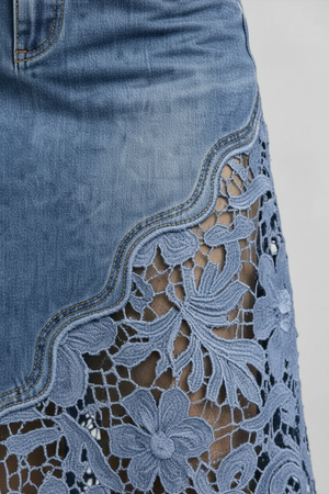 FULVIA - Gonna lunga in denim con ricamo floreale