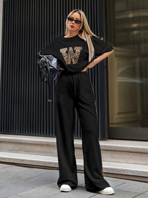 Set da 2 pezzi da donna per il weekend, comodo e casual, con stampa leopardata, lavabile a mano, t-shirt a maniche corte con pantaloni lunghi — foto 4